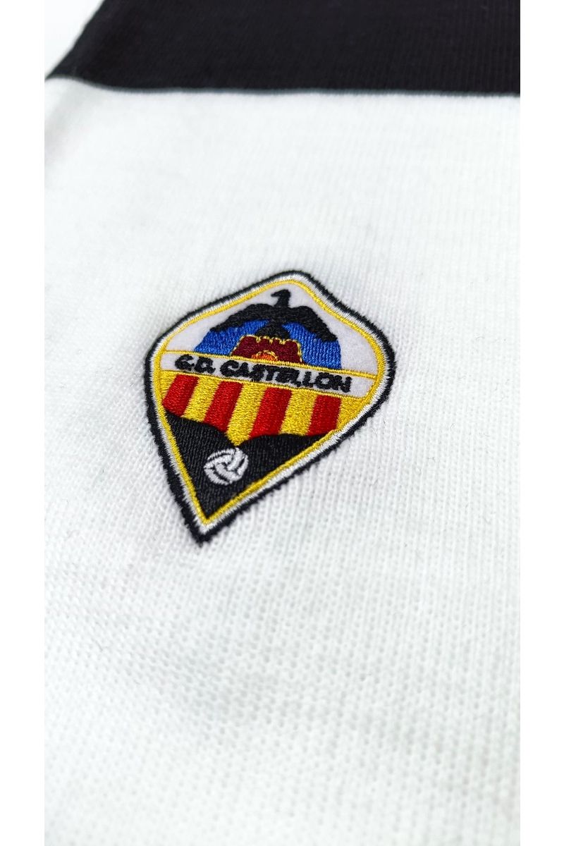 Bufanda de lana con escudo bordado